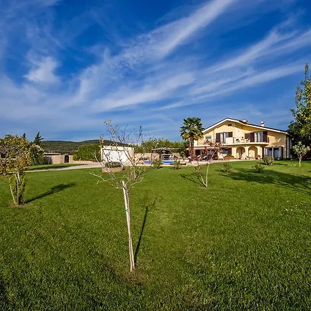 Oliva Villa