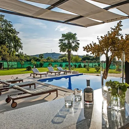 Oliva Villa *