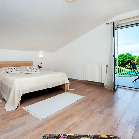Oliva Villa
