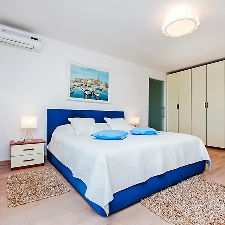Oliva Villa